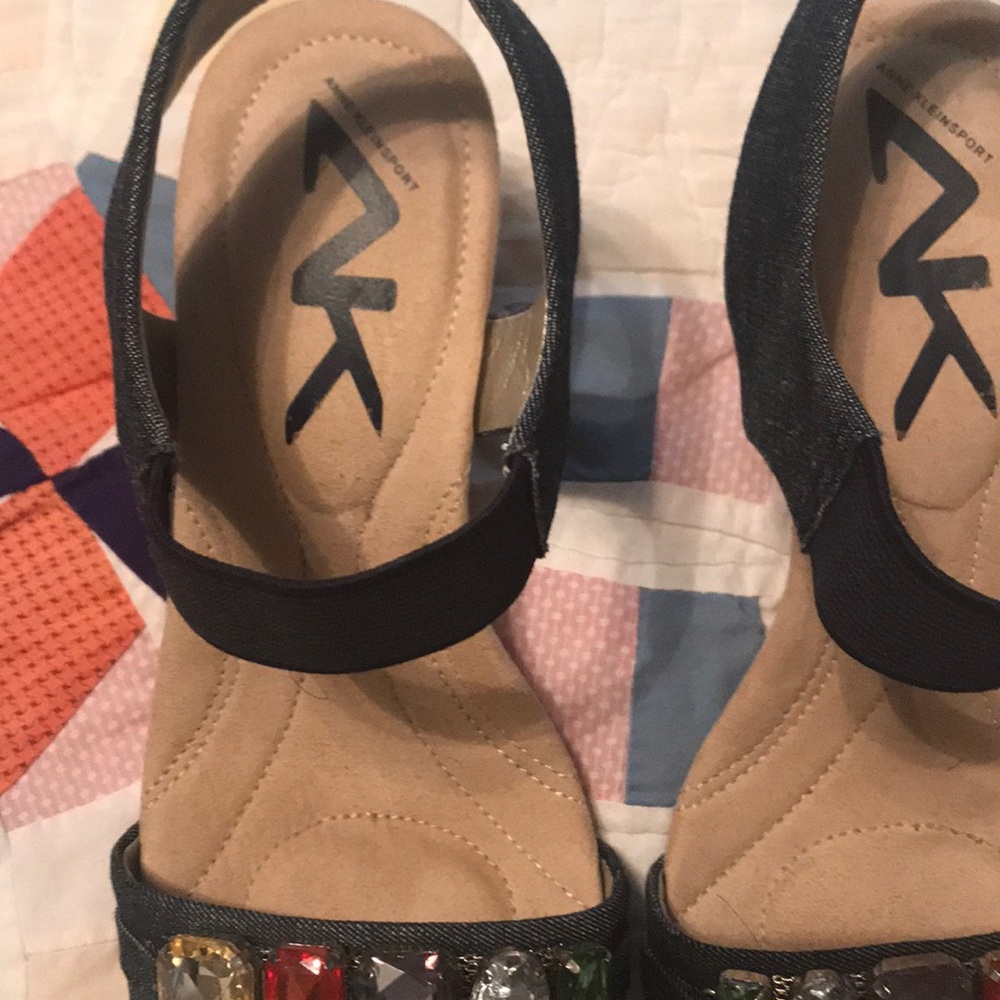 Sandals - Picture 2 of 3